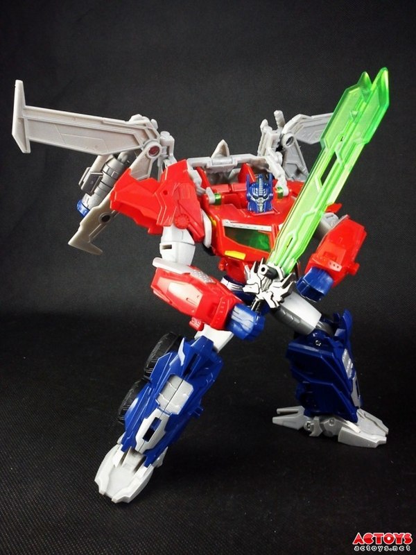 Transformers Prime Beast Hunters Optimus Prime In Hand Images Of Deluxe Class Figure  (1 of 5)